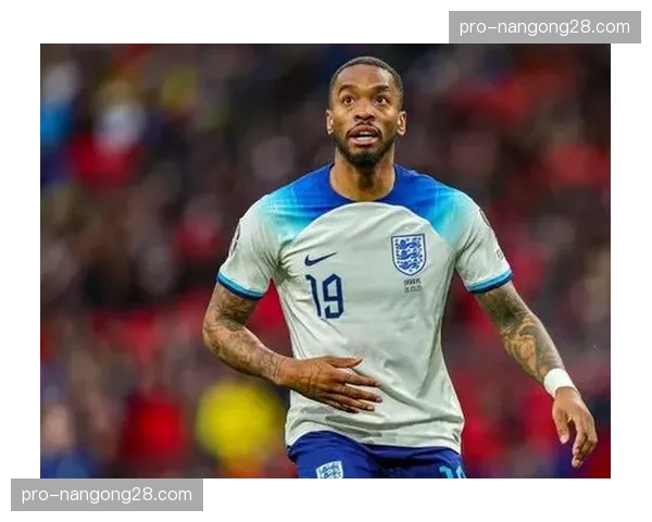 布伦特福德官方宣布与主力前锋伊万·托尼完成续约，粉碎夏季离队传闻。