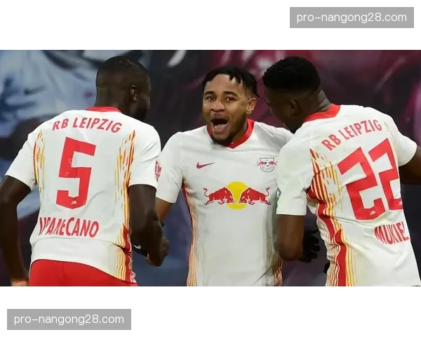 莱比锡2-2战平门兴，两队最后十分钟连入两球
